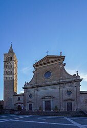 La cattedrale di San Lorenzo (il Duomo).