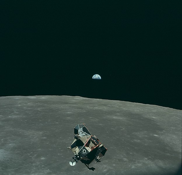 File:Earth, Moon and Lunar Module, AS11-44-6643.jpg