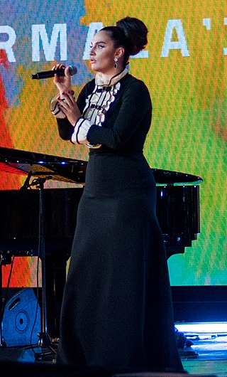 Elena Vaenga at Laima Rendez Vous Jurmala 2017 (cropped).jpg