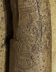 Engraving of female figure, mammoth ivory, Garvettian, 076866x.jpg