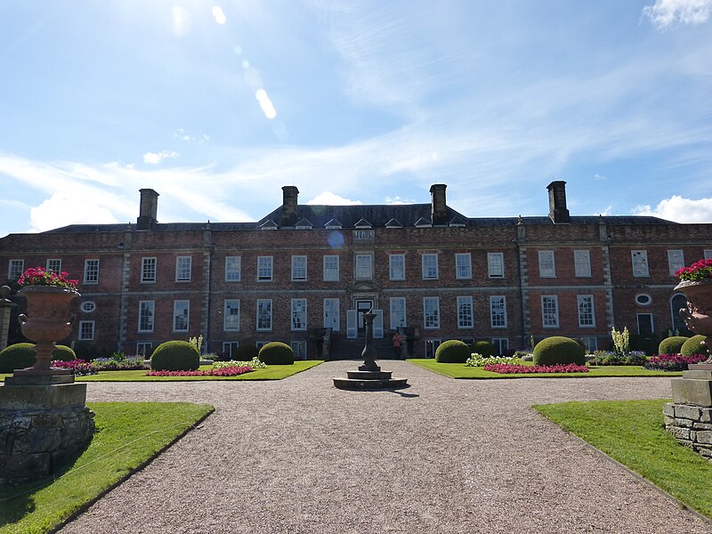 File:Erddig Hall (9430252739).jpg