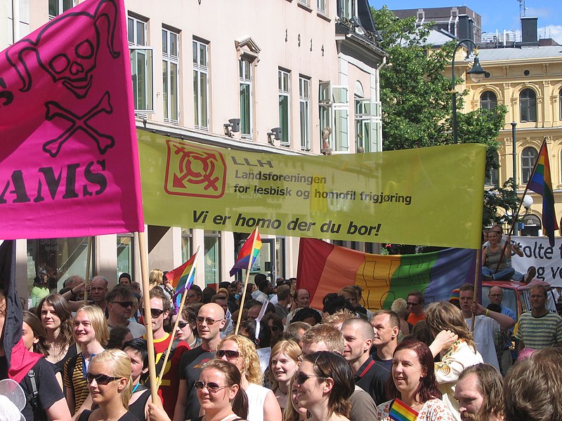 File:Europride parade Oslo 2005.jpg