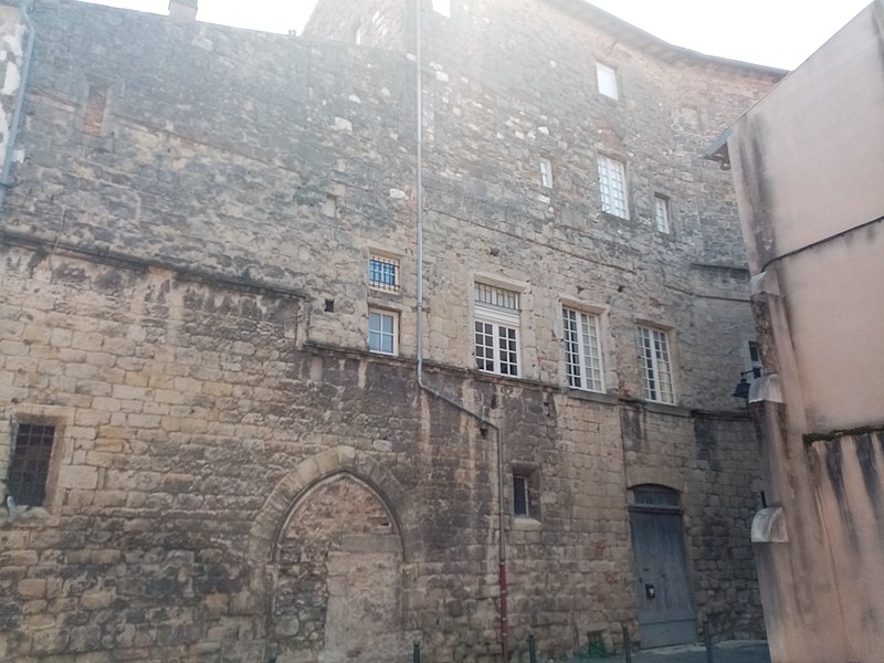 File:Façade de l'ancien évêché de Castres.jpg