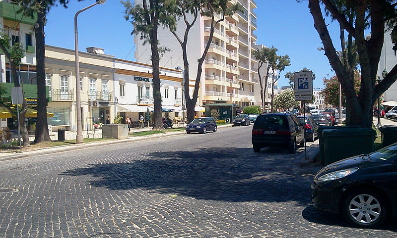 File:Faro Av.da Republica.jpg