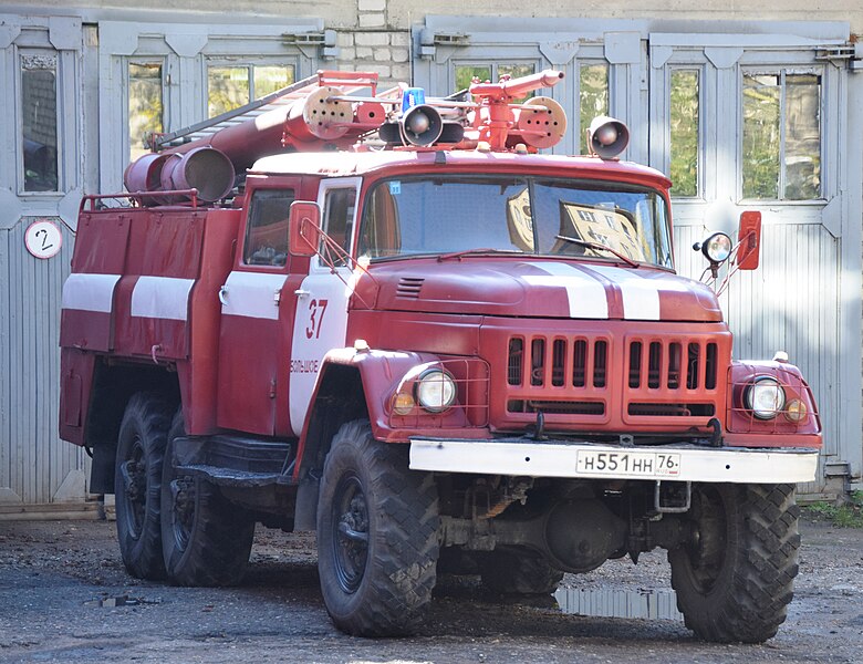 File:Fire engines in Russia 02.jpg