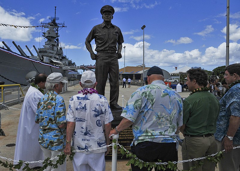 File:Former USS Missouri sailors bless a statue of Adm. Chester Nimitz. (9667826290).jpg