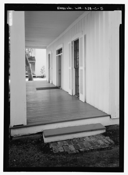 File:Fort Simcoe, Officer's Quarters, Fort Simcoe Road, White Swan, Yakima County, WA HABS WA-238-C-5.tif