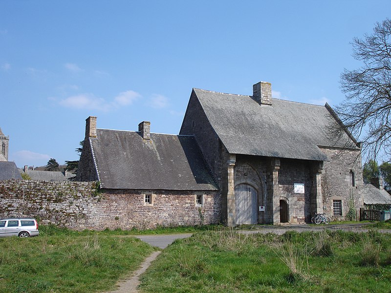 File:France Manche abbaye lucerne entree.jpg