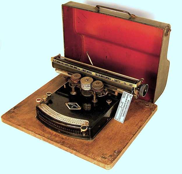 File:Frolio typewriter model 5 with Cyrillic letters 01.jpg