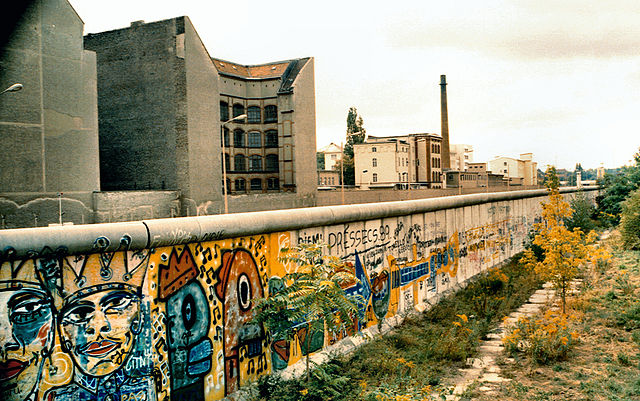 The graffiti on the Berlin Wall is depicted in the film.