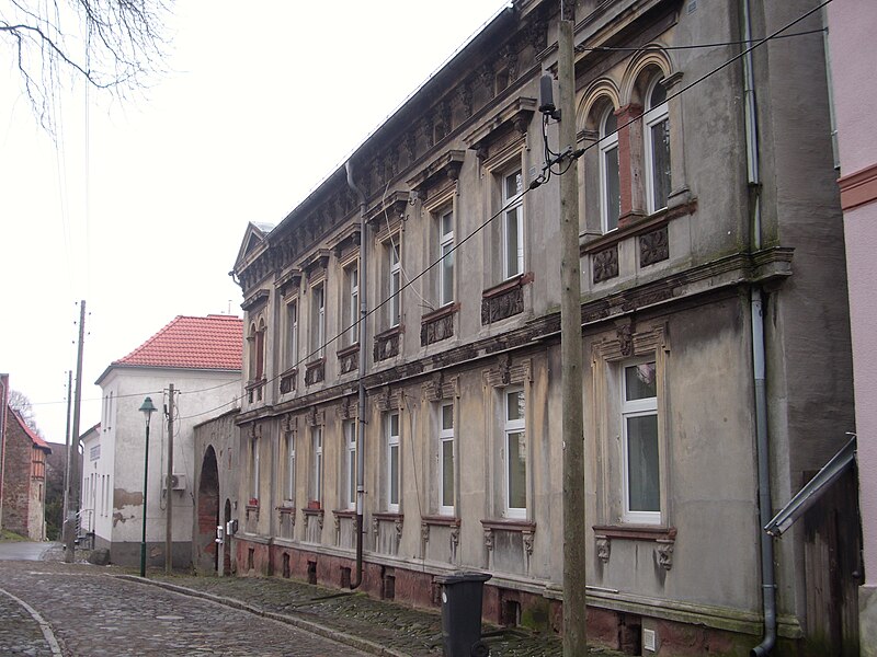 File:Gebäude Teerstraße Gutenswegen.JPG