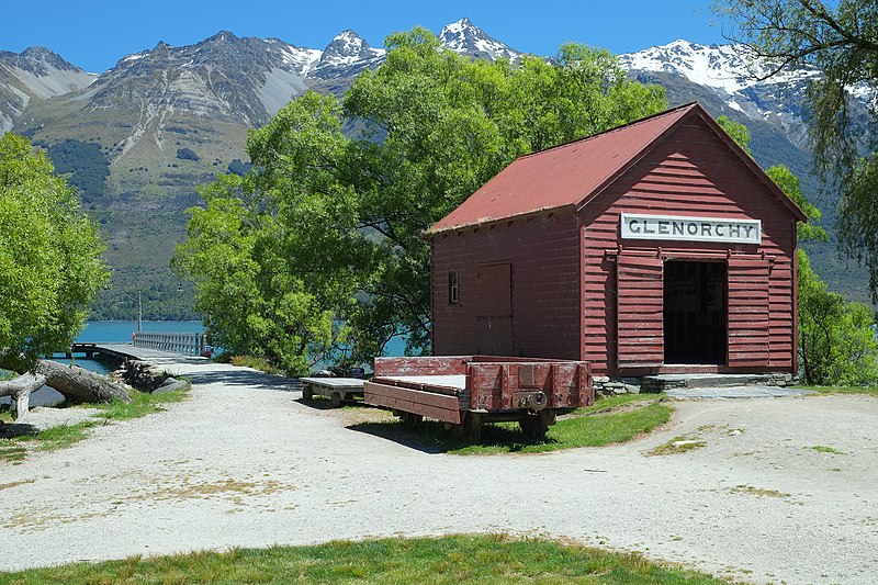 File:Glenorchy wharf and red shed at Lake Wakatipu.jpg