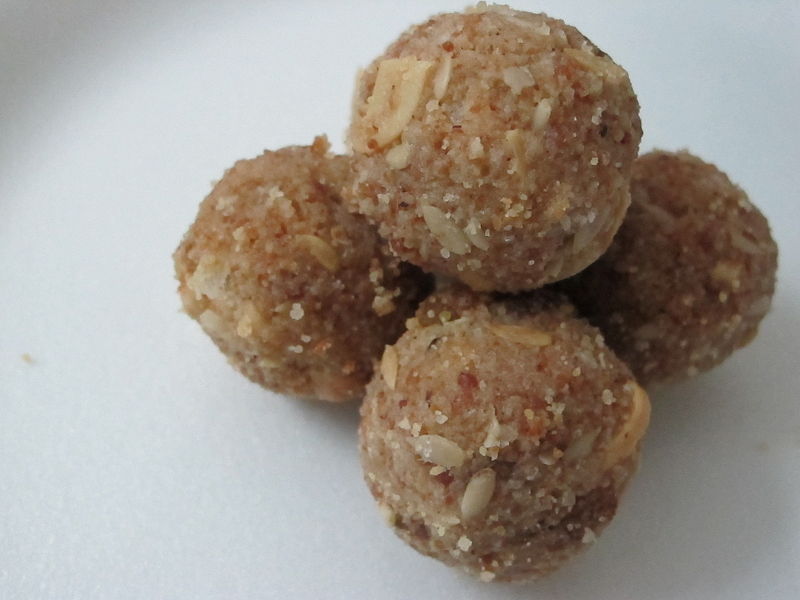 File:Gond (edible gum) ke ladoo.JPG