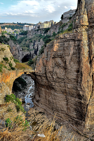 File:Gorges du Rhummel.jpg