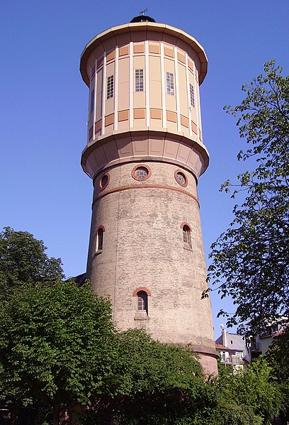 File:Graefenauschule Ludwigshafen Wasserturm.jpg