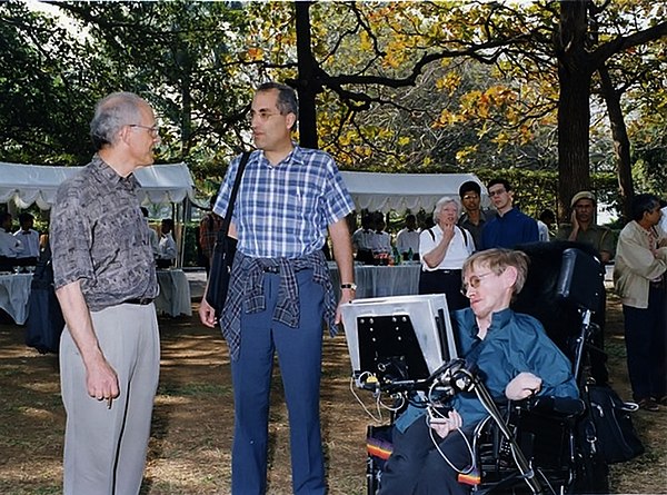 Edward Witten (center) with David Gross and Stephen Hawking at Strings 2001 at TIFR in Mumbai, India