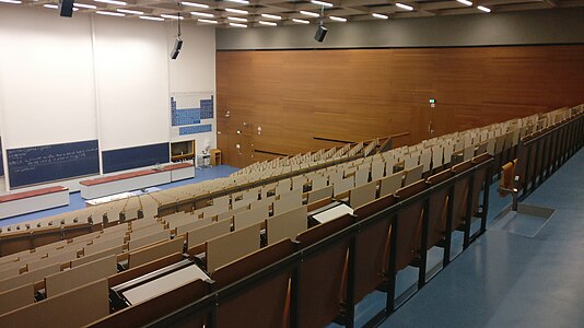 Large auditorium from top, 640 pers.