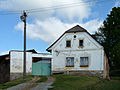 Čeština: Dům čp. 17 ve vsi Hřiště, okres Havlíčkův Brod, kraj Vysočina. English: House No 17 in the village of Hřiště, Havlíčkův Brod District, Vysočina Region, Czech Republic.