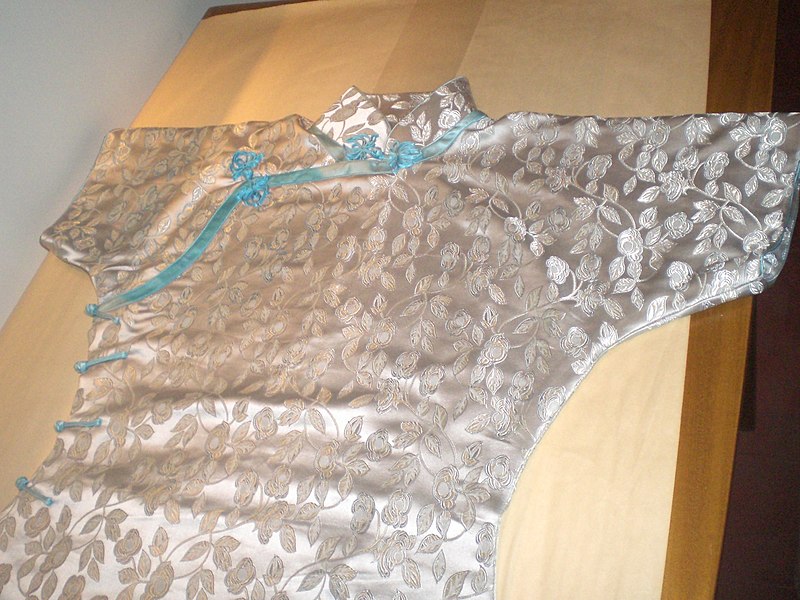 File:HK Museum of History Cheongsam Qipao.JPG