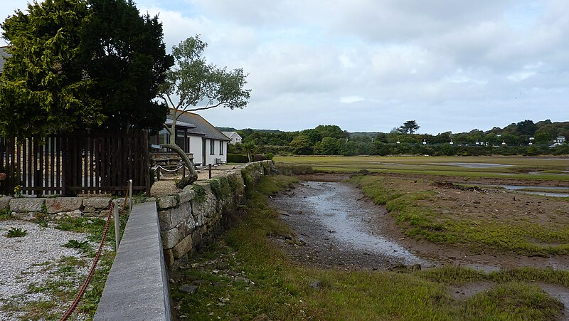 File:Harveys or Griggs . - panoramio.jpg