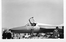 Hunter T7 of the Empire Test Pilots' School, Farnborough Air Show, September 1959 Hawker Hunter T7 59.jpg