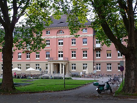 The Bergheim Campus houses Economics and the Social Sciences.