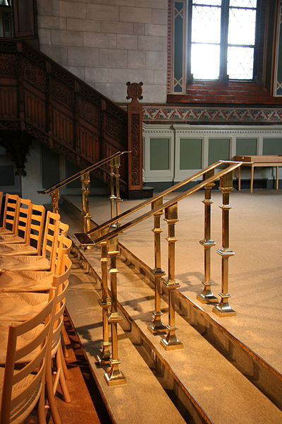 File:Hellig Kors Kirke Copenhagen quire steps.jpg