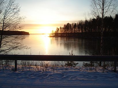 Kuinka päästä määränpäähän Hillosensalmi E käyttäen julkista liikennettä - Lisätietoa paikasta