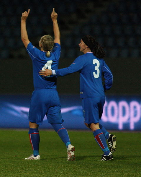 File:Iceland - Estonia-2011 FIFA Women's World Cup qualification UEFA Group 1 (3940268881).jpg