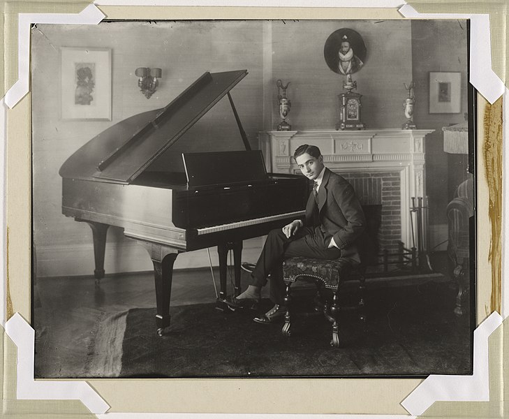 File:Irving Berlin by Pach Brothers Studio, c. 1911, gelatin silver print, from the National Portrait Gallery - NPG-NPG 93 388 4.jpg