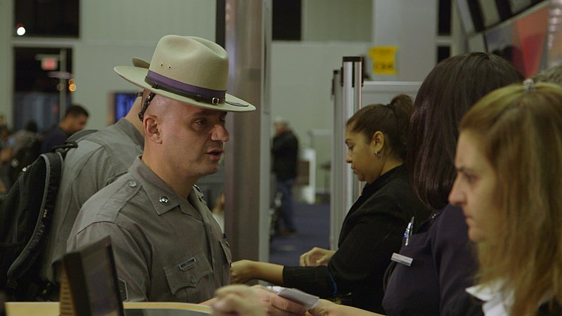 File:JFK-SJU Relief Flight (37136035680).jpg