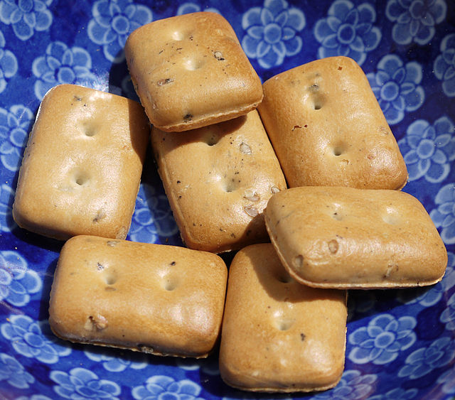 Japanese hardtack "Kanpan" produced for use by the Japan Ground Self-Defense Force.