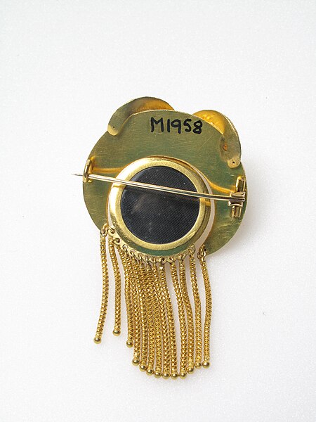 File:Jewellery, set of (AM 10315-25).jpg