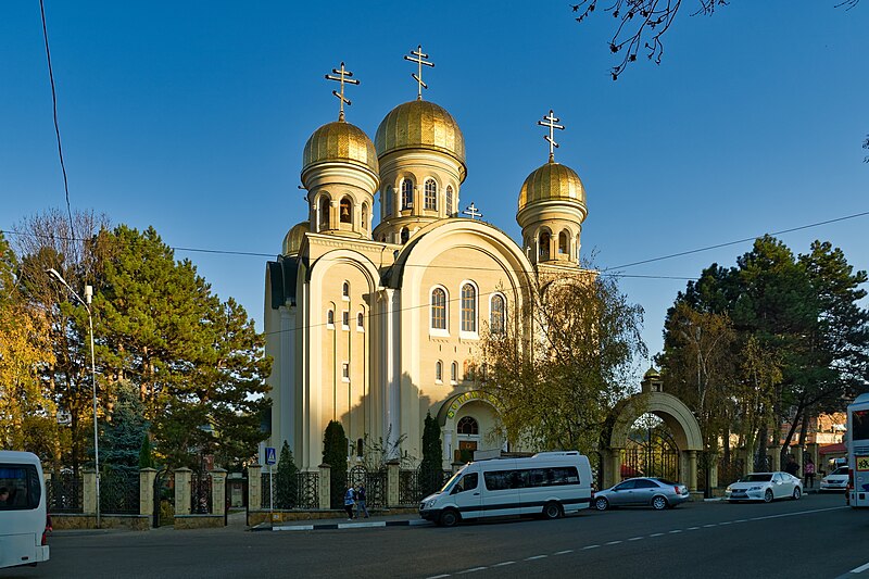 File:Kislovodsk. Saint Nicholas Cathedral PB040280 2350.jpg