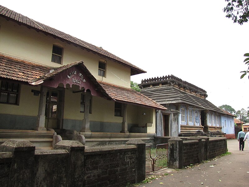 File:Koti-Basadi-and-Guru-Basadi-Moodbidri.JPG