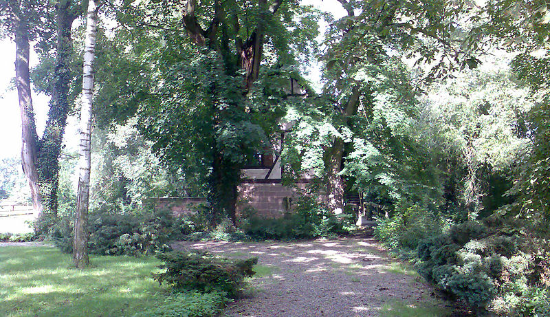 File:Kressenstein Sommerhaus.jpg