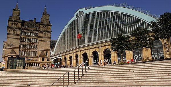 The front of Liverpool Lime Street
