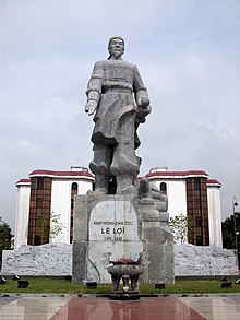 A statue of Le Loi and his sword in Thanh Hoa, Vietnam Le Loi statue.JPG