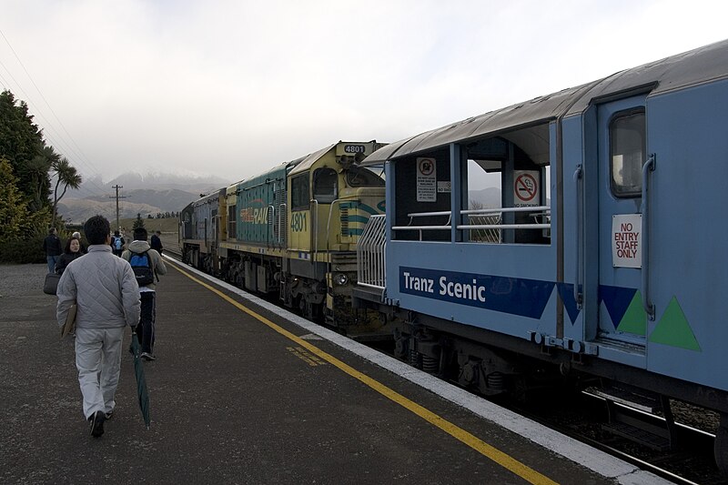 File:Locomotive and open viewing platform of TranzAlpine train.jpg