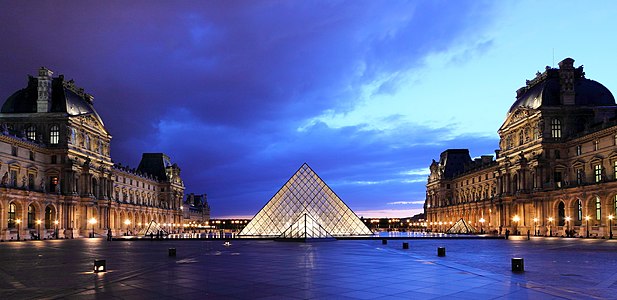 "Louvre_at_dusk.JPG" by User:Martin Falbisoner