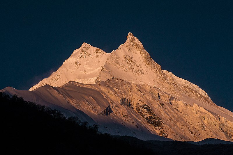 File:Manaslu (8,163m).jpg