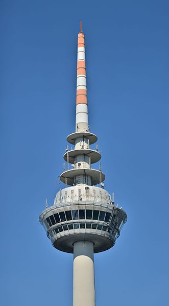 File:Mannheim - Fernmeldeturm - Turmkorb und Antenne1.jpg