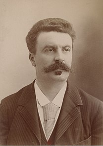 Maupassant par Nadar.jpg