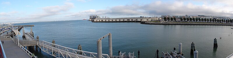 File:McCovey Cove Panorama.JPG