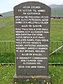 Minnisvarði til minnis um 14 mans ið doyðu tá tveir bátar hálvdist 13. februar 1915 (Skaðagrindin).
