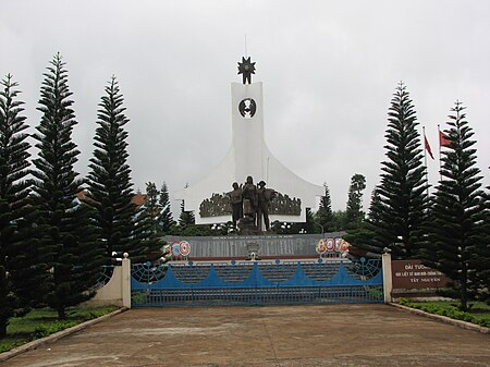 Tập_tin:Memorial_inTay_Nguyen.jpg