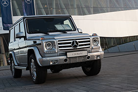 English: Mercedes-Benz G 350 BlueTEC (W463) in front of the Mercedes-Benz Museum in Stuttgart, Germany. Deutsch: Mercedes-Benz G 350 BlueTEC (W463) vor dem Mercedes-Benz Museum in Stuttgart.