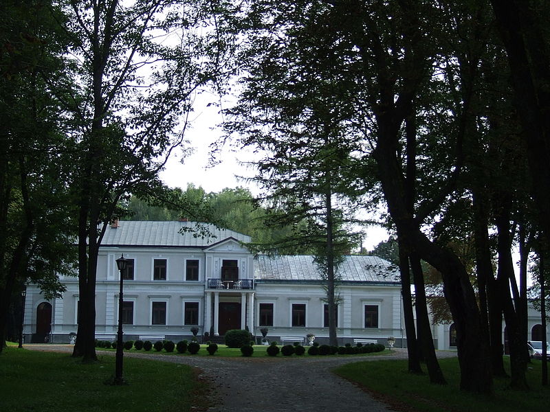 File:Miastków Kościelny - pałac, widok od frontu AL01.JPG