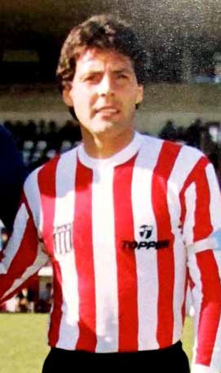 ไฟล์:Miguel-Russo-Estudiantes-1984.JPG