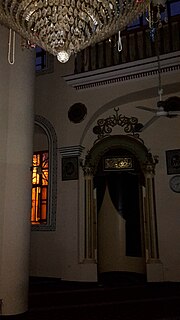 Миниатюра для Файл:Mihrab der St.-Johann-Kirche in Aivali, Balikessir.jpg